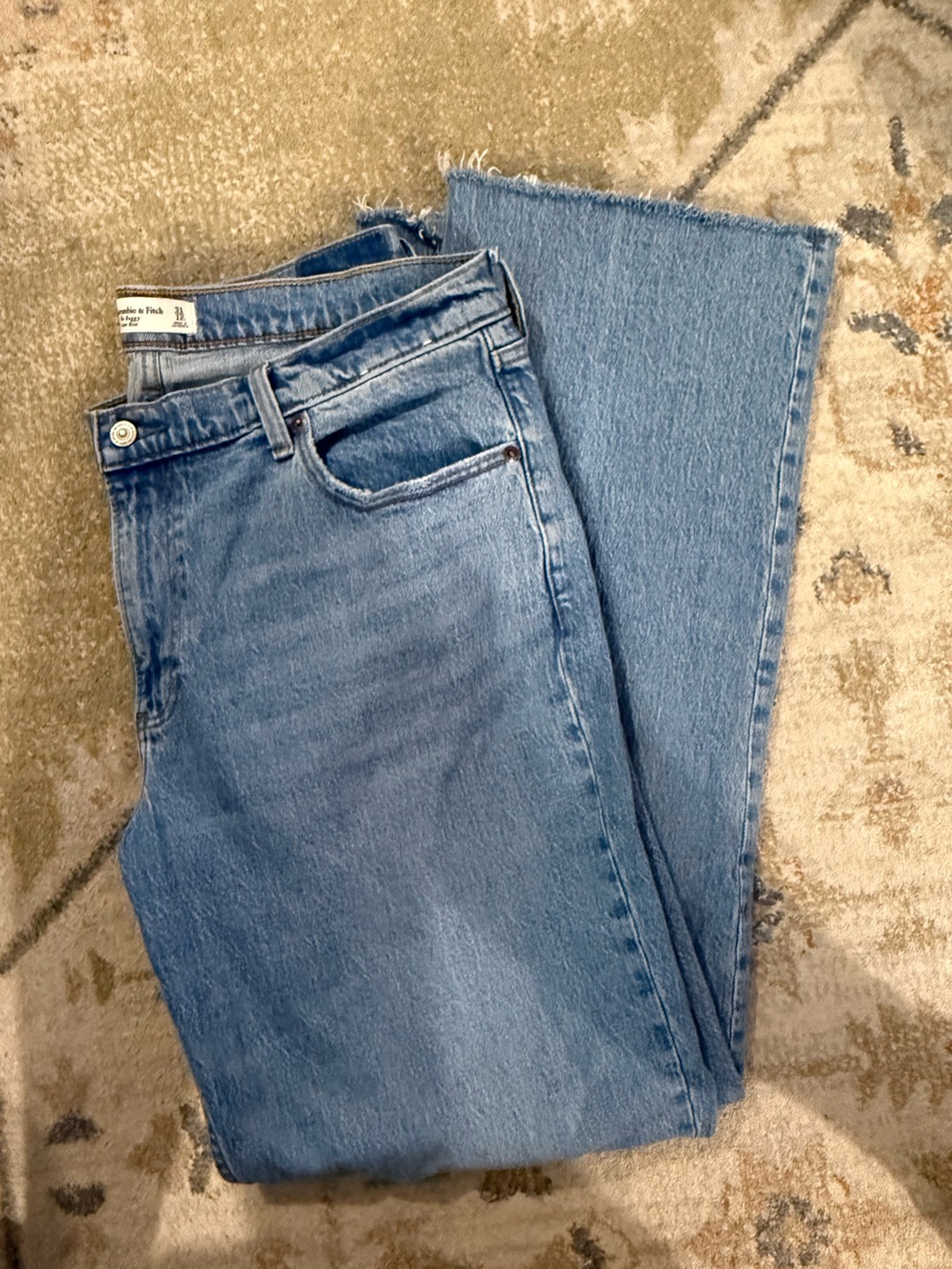 Abercrombie & Fitch Low Rise Baggy Jeans